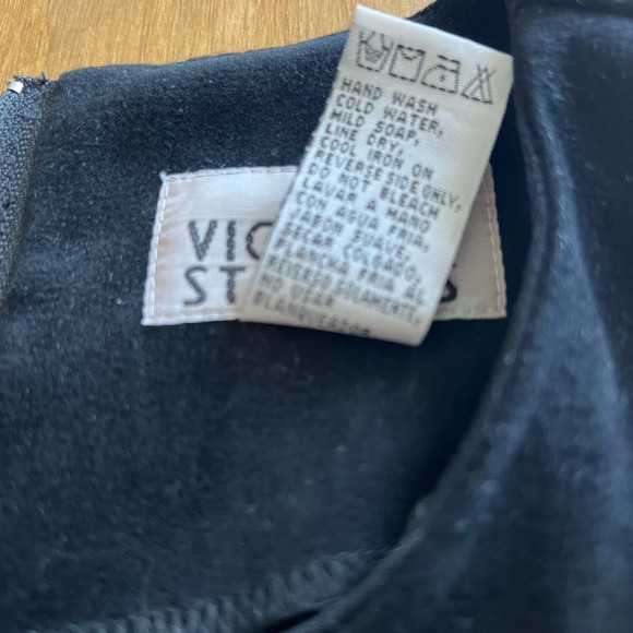 Vintage 90’s VICTORIA STEPHENS Black Suede Velvet dress with slit - Picture 4 of 10
